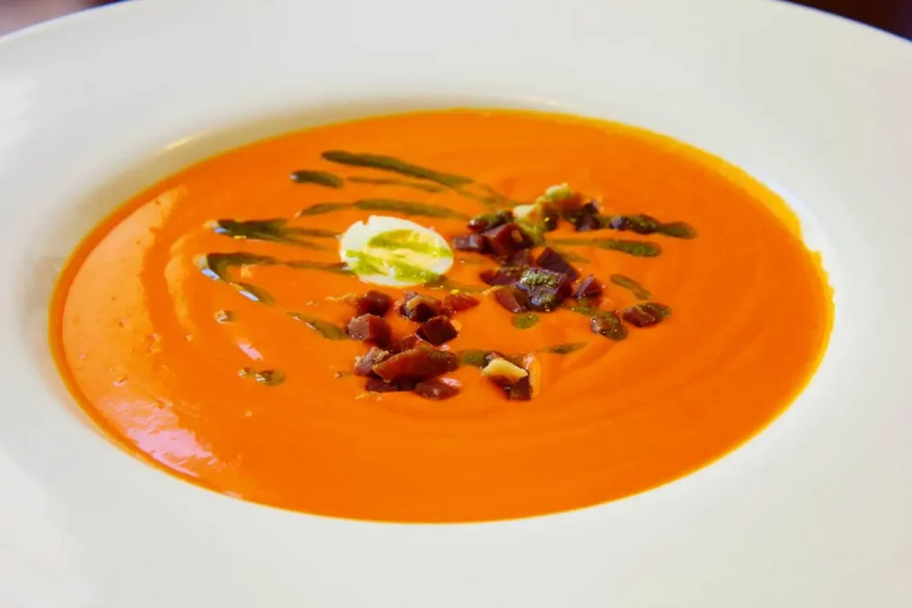 receta-de-gazpacho-andaluz-con-ayozar-temprano