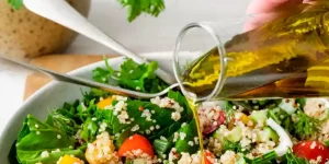 Ensalada templada de quinoa con verduras asadas