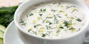 white garlic with zucchini and apple